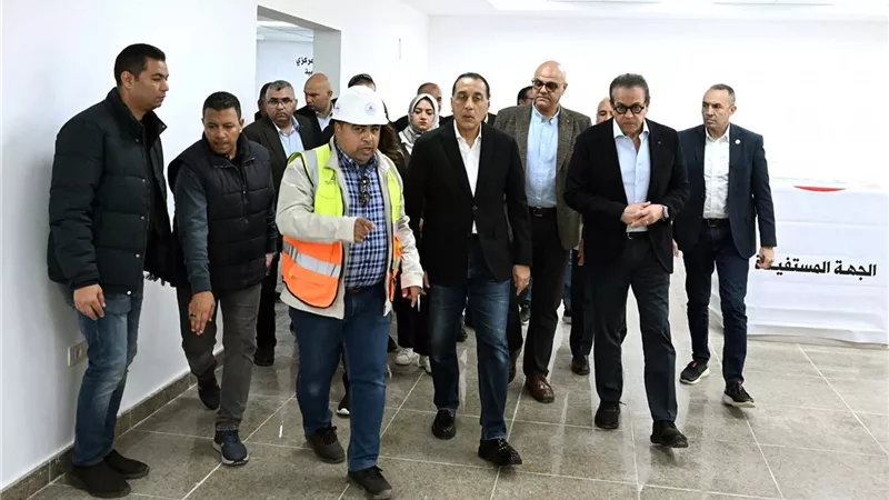 رئيس الوزراء يتفقد مشروع إنشاء مستشفى شبين القناطر المركزي