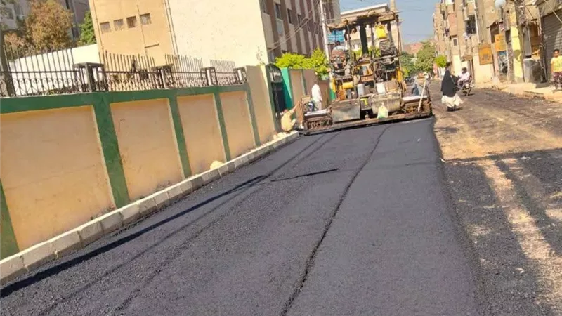 محافظ المنيا يتابع مشروعات رصف الطرق ورفع كفاءة الشوارع ضمن الخطة الاستثمارية