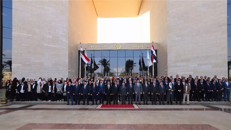 وزير العدل يشهد أداء اليمين القانونية للأعضاء القانونيين الجدد بمصلحة الشهر العقاري