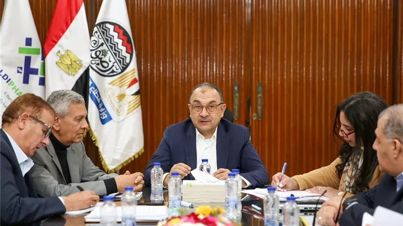 الانتهاء من تطوير 97 خط إنتاج بشركات القابضة للأدوية