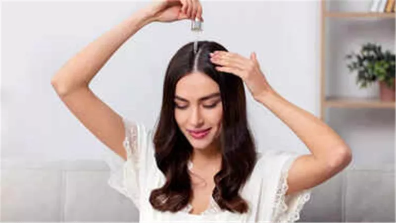 ما هو أفضل وقت لتزييت الشعر من أجل تحفيز نموه؟