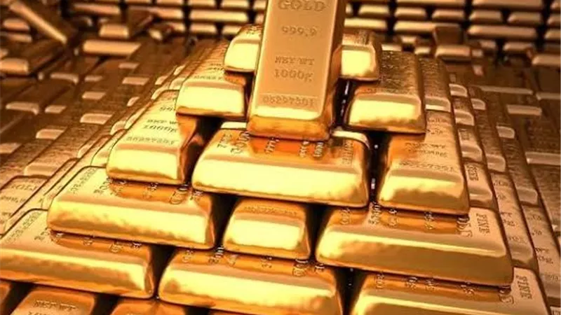تشتري ولا تبيع؟.. توقعات جديدة للذهب مع التوترات العالمية