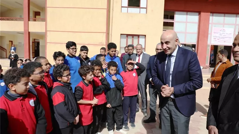 وزير التعليم ومحافظ أسوان يتفقدان مدارس يابانية وابتدائية لمتابعة انتظام الدراسة