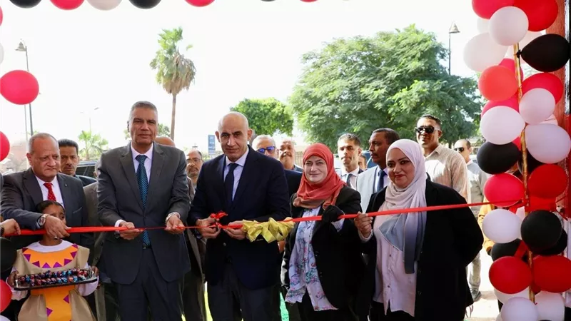 وزير التعليم ومحافظ أسوان يفتتحان مشروع الصيانة الشاملة لمدرسة أحمد أبا زيد الرسمية للغات