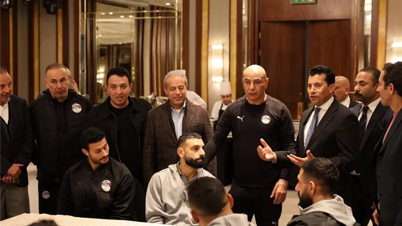 قبل كأس الأمم الأفريقية بالمغرب..وزير الرياضة يؤازر المنتخب الوطني لكرة القدم ويحفز اللاعبين