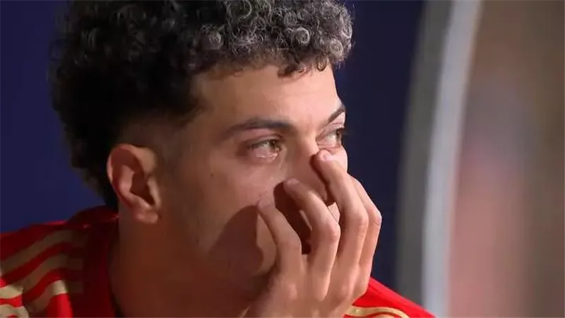 دموع إمام عاشور تشعل التعاطف.. ومحمد طارق يكشف كواليس المشهد المؤثر