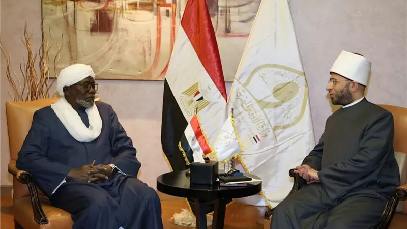 لقاء بين وزير الأوقاف ومفتي تشاد على هامش مؤتمر الإفتاء الدولي