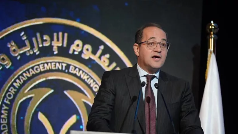 وزير المالية للشباب: اشتغلوا ما تحبونه وامتلكوا شغفًا بمجالكم