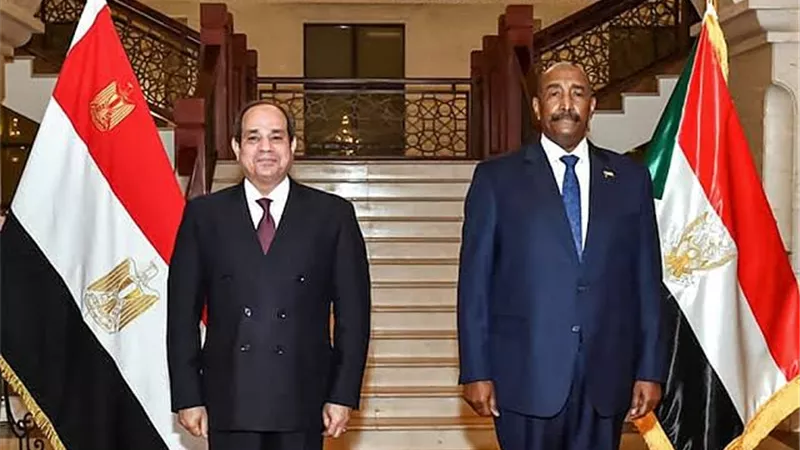 مصر تدعم السودان.. تفاصيل لقاء الرئيس السيسي  برئيس مجلس السيادة الانتقالي السوداني