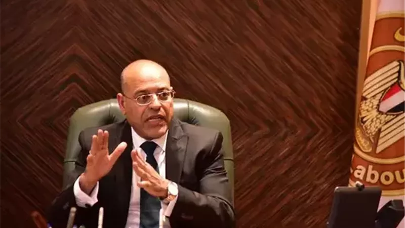 وزير العمل: العمالة المصرية تتمتع بالقدرة على التطور والالتزام المهني
