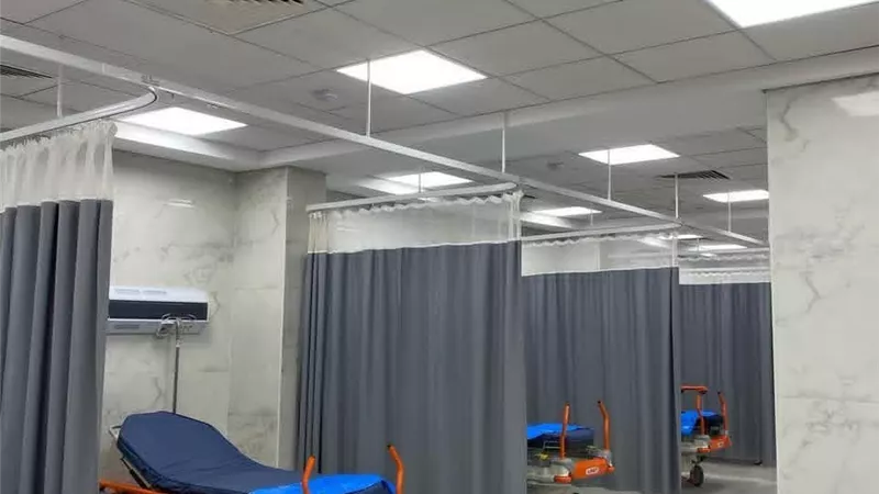 المجمع الطبي الدولي ينجح في أولى الجراحات الدقيقة ويعزز توطين الرعاية المتخصصة