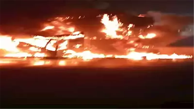 تفاصيل مأساة حريق «سوزوكي» على الطريق الإقليمي.. 7 ضحايا و5 مصابين