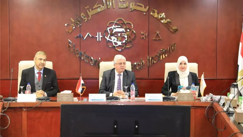 وزير التعليم العالي: تطوير البحث العلمي والتكنولوجيا ركيزة للتنمية وبناء اقتصاد معرفي