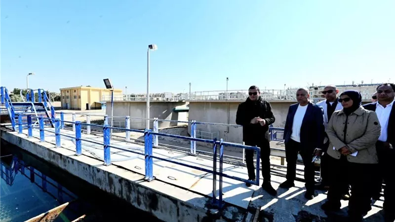 وزير الإسكان يتفقد مشروع 