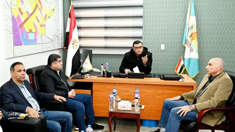 وزير الإسكان يتفقد مشروعات مدينة سفنكس الجديدة ويستعرض ملفات توفيق الأوضاع