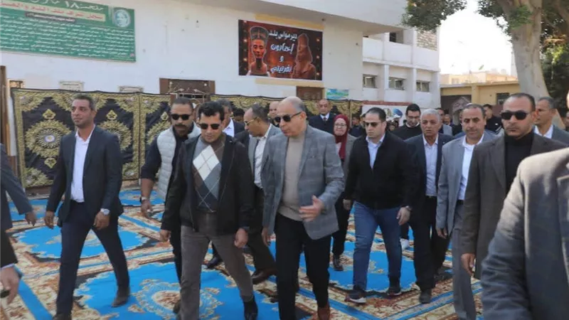 وزير الشباب والرياضة ومحافظ المنيا يتفقدان مركز التنمية الشبابية بديرمواس