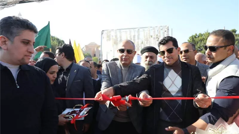 وزير الرياضة ومحافظ المنيا يفتتحان ملعب قانوني بمركز شباب البرشا بملوي