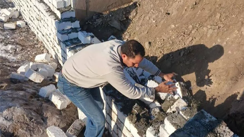  إزالة 3 حالات تعد بالبناء المخالف في أبوقرقاص ضمن حملة مكبرة