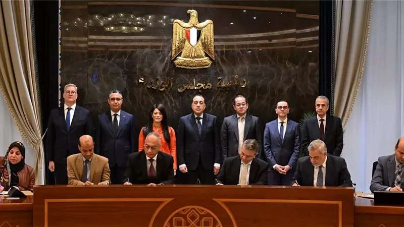 رئيس الوزراء يشهد توقيع بروتوكولي تعاون لتوحيد وتدقيق أرقام الصادرات والواردات