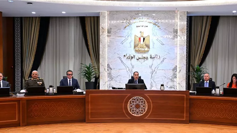 الحكومة: كان عندنا 300 ألف أسرة عايشة فى عشش ومصر بتتعاير بيها