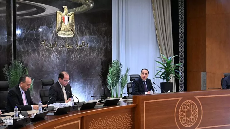 الحكومة تجيب على السؤال الصعب.. أين وُضعت أموال الدَين ولأي غرض تم استخدامها؟