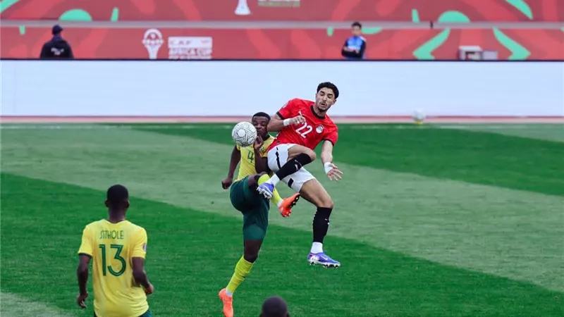 عمرو زكي ينتقد حسام حسن بسبب مرموش.. ويؤكد: تغيير صلاح «جرئ»