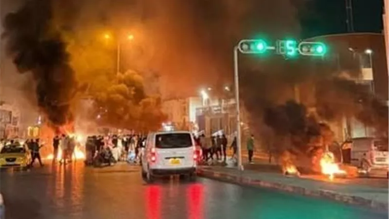 احتجاجات ليلية تشعل غرب ليبيا.. غضب شعبي يطالب برحيل الحكومة وكل الأجسام السياسية