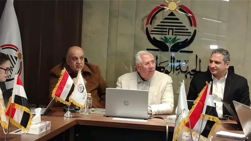 السيد القصير يتفقد الغرفة المركزية للجبهة الوطنية لمتابعة إعادة انتخابات النواب