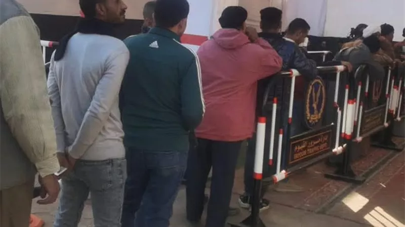 الشباب في المقدمة.. إقبال كثيف للناخبين على اللجان الانتخابية بالفيوم 