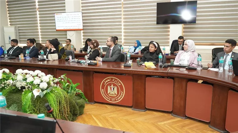 وزارة العمل تطلق الدفعة الأولى من برنامج 