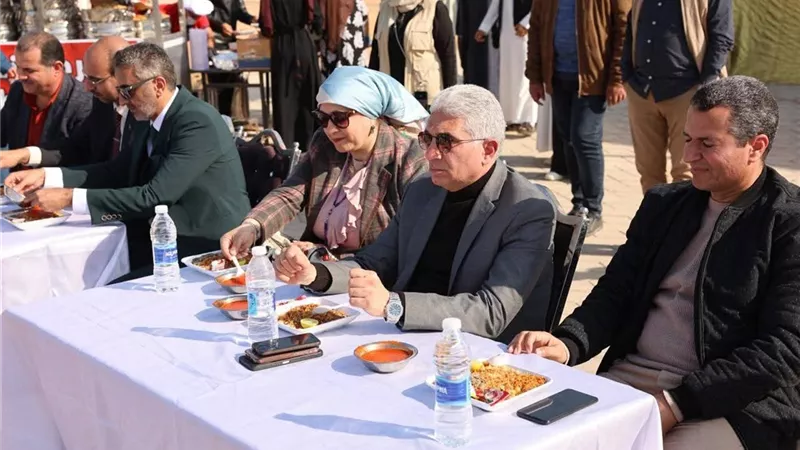 على ممشى “المتحف الآتوني”.. المنيا تحتفي بتسجيل “الكشري” ضمن قائمة التراث العالمي لليونسكو