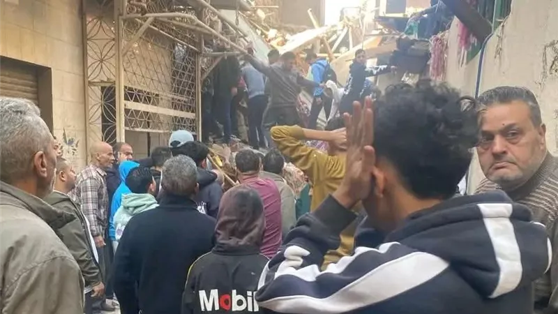 6 إصابات في حادث انهيار عقار إمبابة والبحث مستمر عن مفقودين تحت الأنقاض