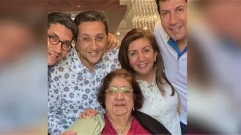 بعد مرور 40 يوم على وفاتها.. هاني رمزي يتذكر والدته بكلمات مؤثرة 