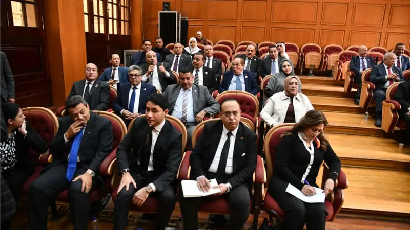 طريق الأقصر – أسوان على طاولة الشيوخ.. تحرك برلماني لدعم السياحة وتيسير تنقل المواطنين