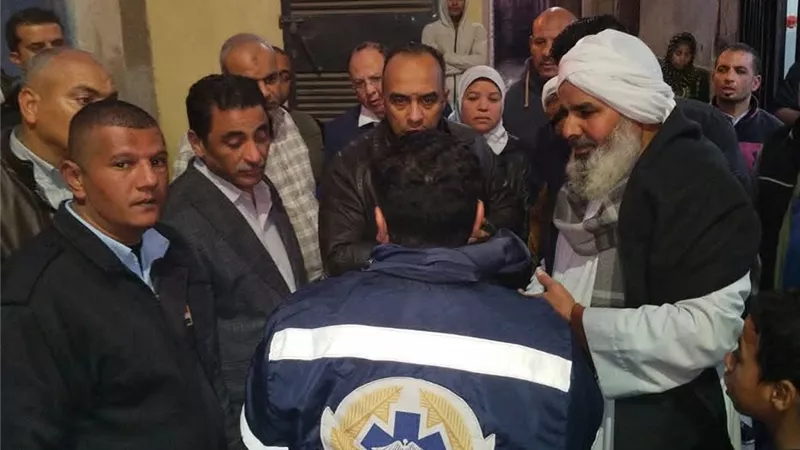 نائب محافظ المنيا يزور مصابي حادث الطريق الصحراوي بمستشفى التكامل بالشيخ فضل 