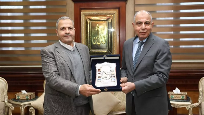 تفوق صحفي يفرض نفسه.. محافظ المنيا يكرم مهاب المناهري