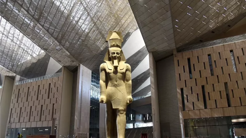 وزير السياحة يُصدر قراراً وزارياً باعتماد الهيكل التنظيمي لهيئة المتحف المصري الكبير
