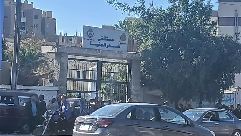 النيابة تقرر دفن أب وأبنائه الثلاثة ضحايا تسرب الغاز بالمنيا 