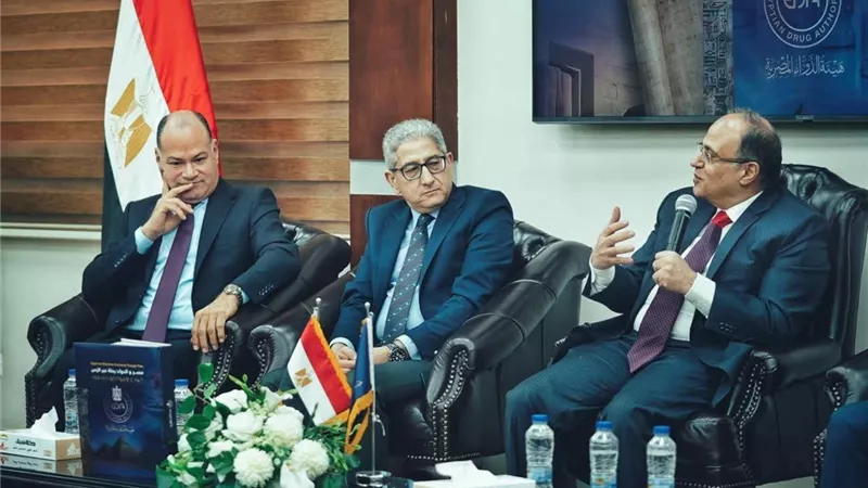 «الدواء في مصر.. رحلة عبر الزمن».. أول إصدار يوثق صناعة الدواء الوطني