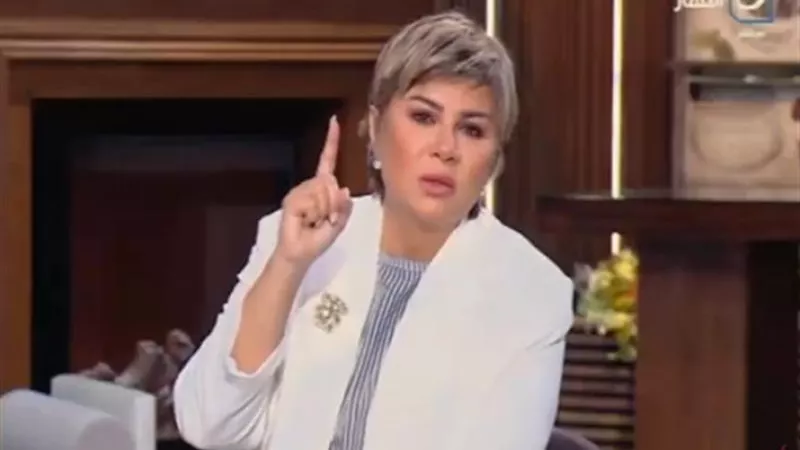 «عيب على سنك».. مفيدة شيحة تهاجم عمرو أديب وتكشف كواليس صادمة عن زواجه الجديد
