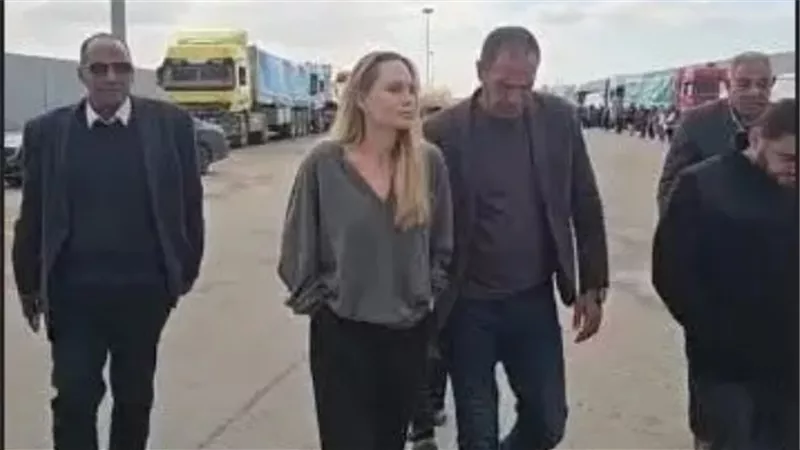 أنجلينا جولي عند بوابة رفح.. نجمة تهجر هوليوود وتواجه العالم بحقيقة غزة