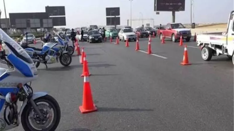 تحويلات مرورية بتقاطع محور المشير طنطاوي مع الطريق الدائري لتوسعة اللوبات