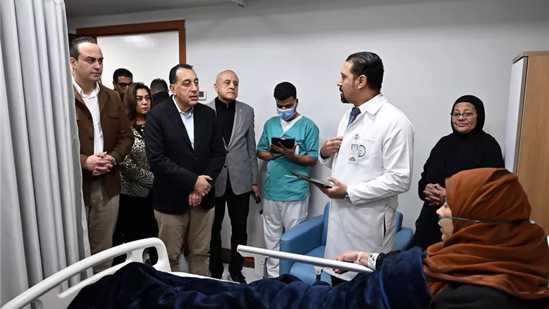 رئيس الوزراء يتفقد مجمع الأقصر الطبي الدولي 