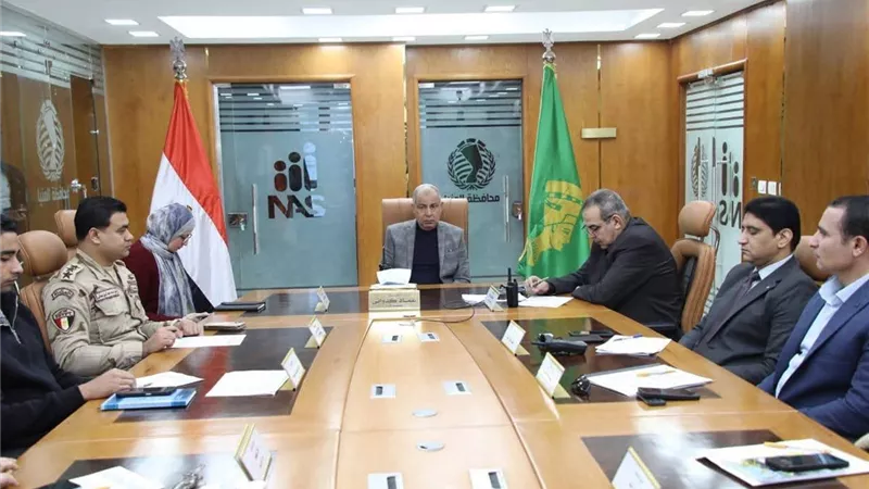 محافظ المنيا يتابع انتظام التصويت في اليوم الثاني لجولة إعادة انتخابات النواب
