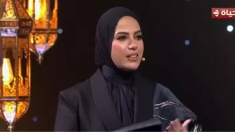  مقدمة برنامج دولة التلاوة بجلسة الشيوخ: نشعر بالمسؤولية الكبيرة تجاه الوطن