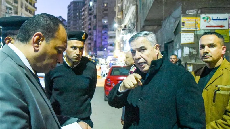 محافظ الإسكندرية يشدد على سرعة ترميم الأسفلت بمنطقة سيدي بشر