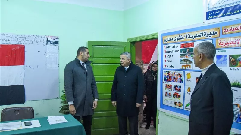 محافظ الإسكندرية يتفقد جولة الإعادة لانتخابات مجلس النواب بدائرة المنتزة