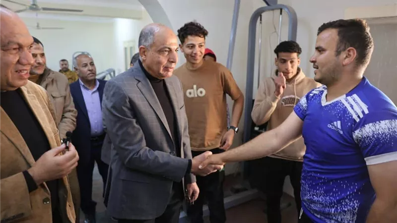 محافظ المنيا يتفقد مركز شباب بني حسن الشروق ضمن مشروعات «حياة كريمة»