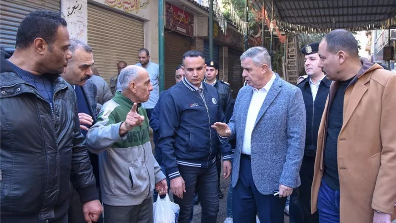 محافظ الإسكندرية يتفقد عبد السلام عارف وميدان الفسحة لفتح محاور مرورية جديدة