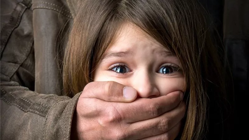 أتوبيس الرعب.. اعتداء على أطفال والحقيقة تُغلق الأبواب